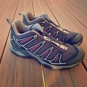 Salomon hiking shoes boots size 7